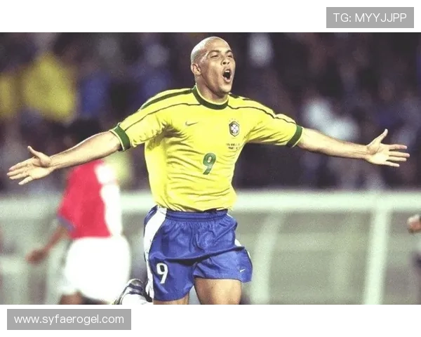 回顾巴西2000年足球明星的辉煌与传奇时刻